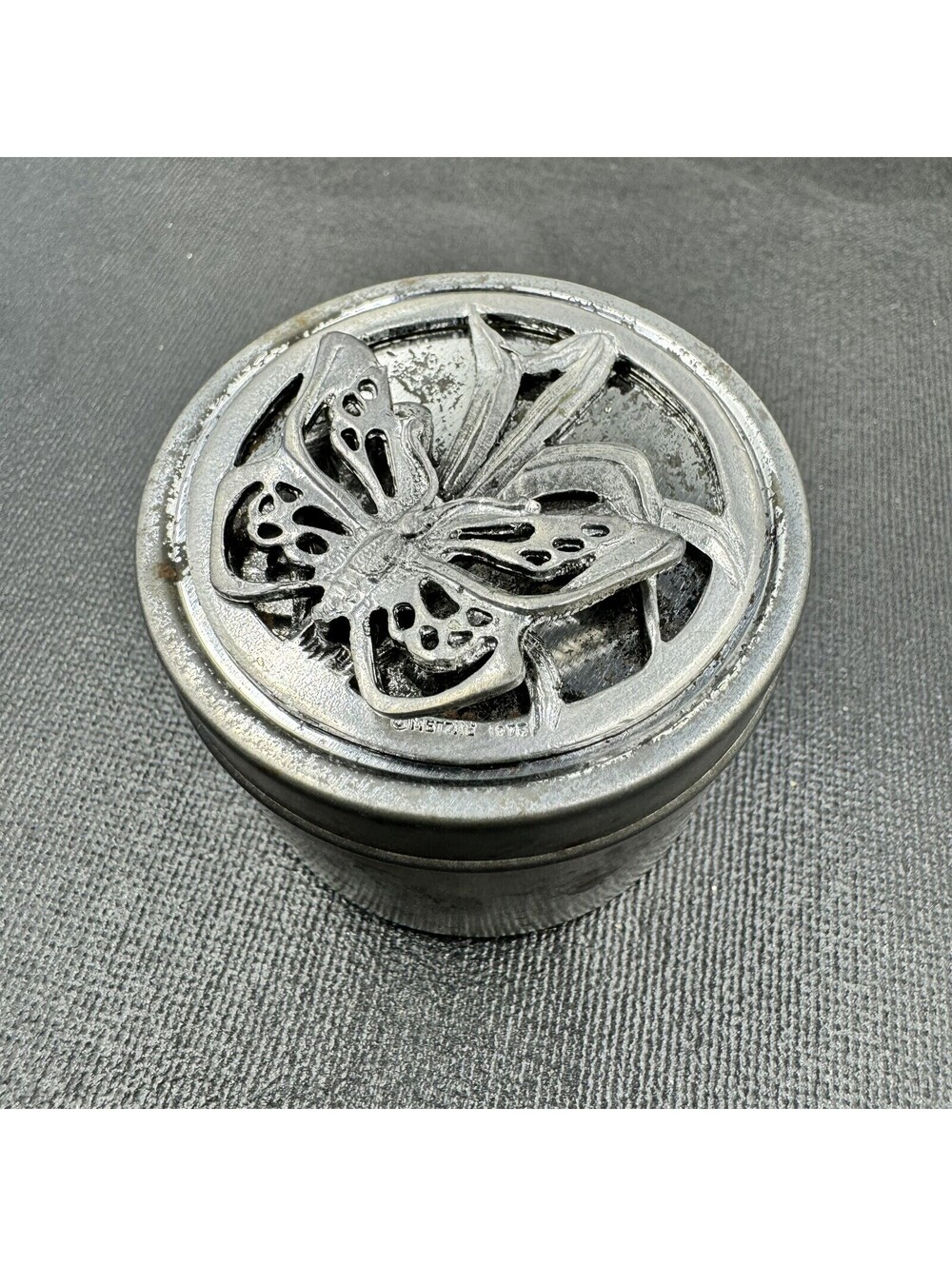 Vintage Metzke Pewter Butterfly Round Trinket Jewelry Snuff Box 1978 Patina